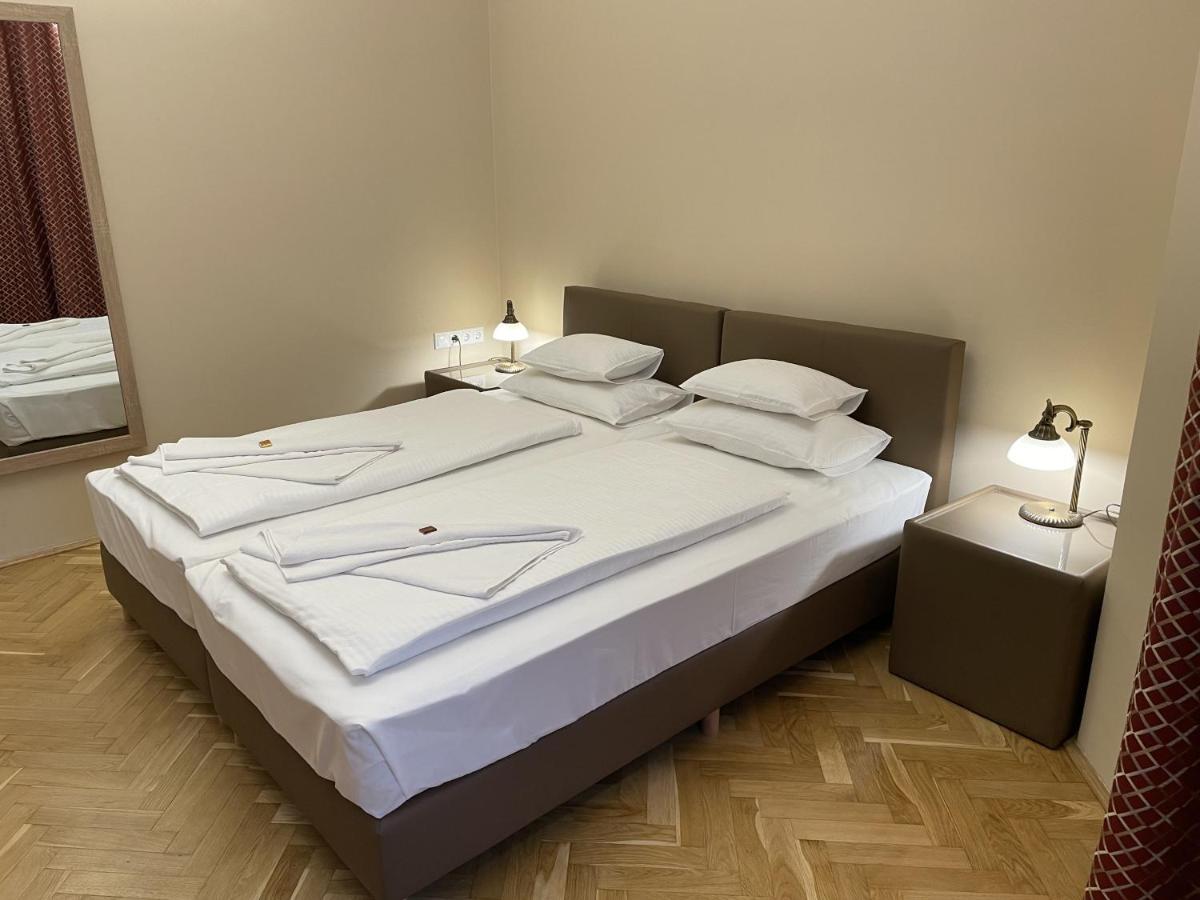 Dózsa Apartman Szeged Exterior foto