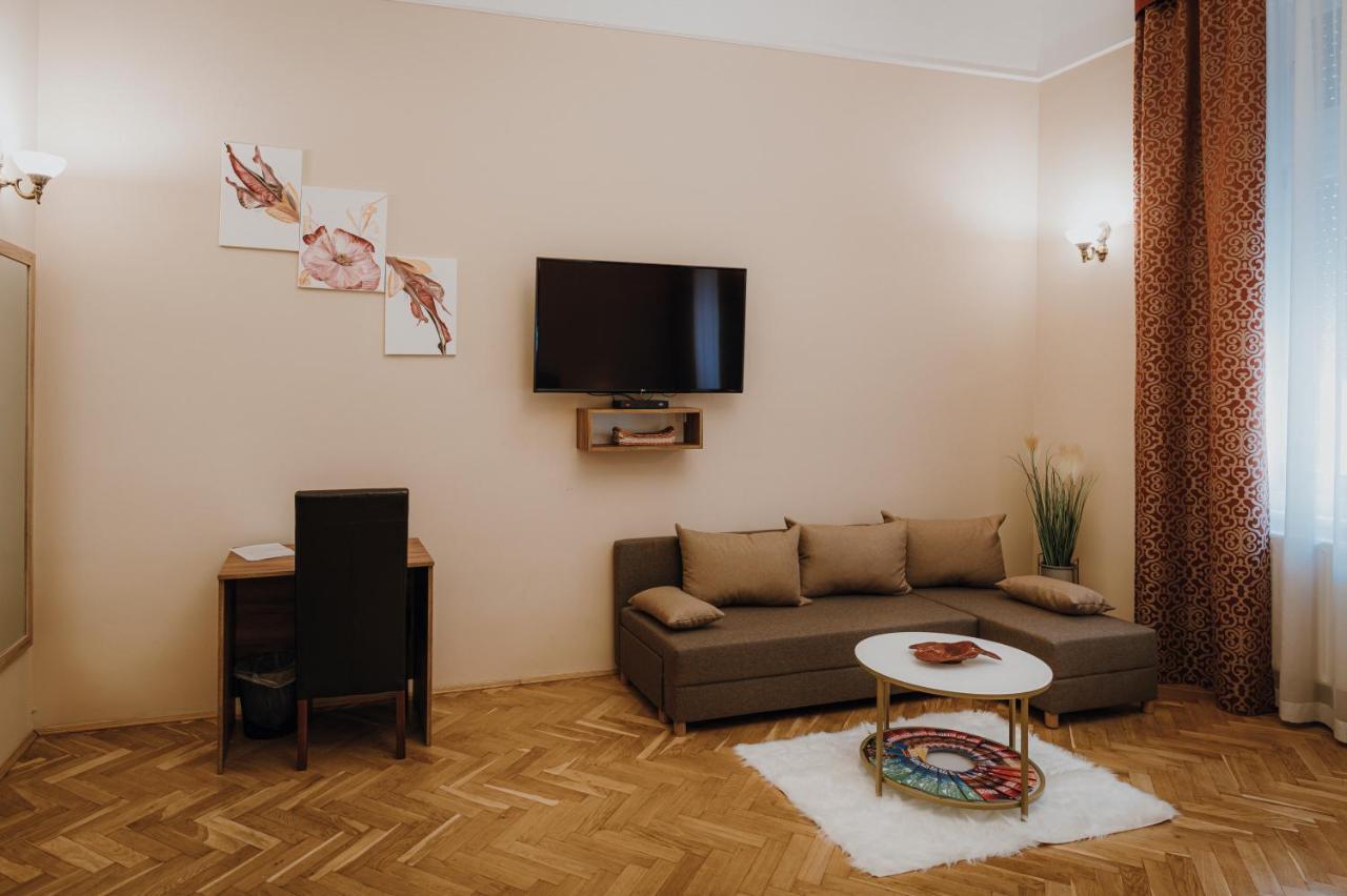 Dózsa Apartman Szeged Exterior foto