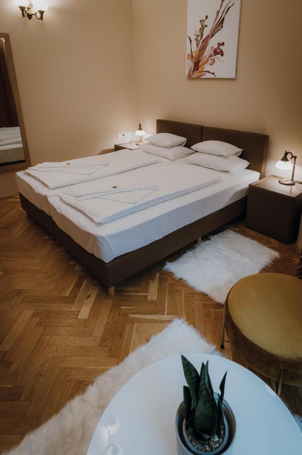 Dózsa Apartman Szeged Exterior foto