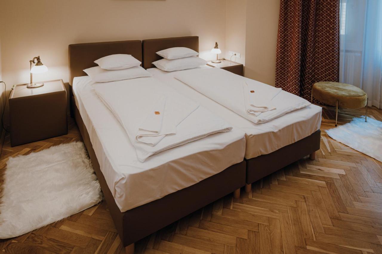 Dózsa Apartman Szeged Exterior foto